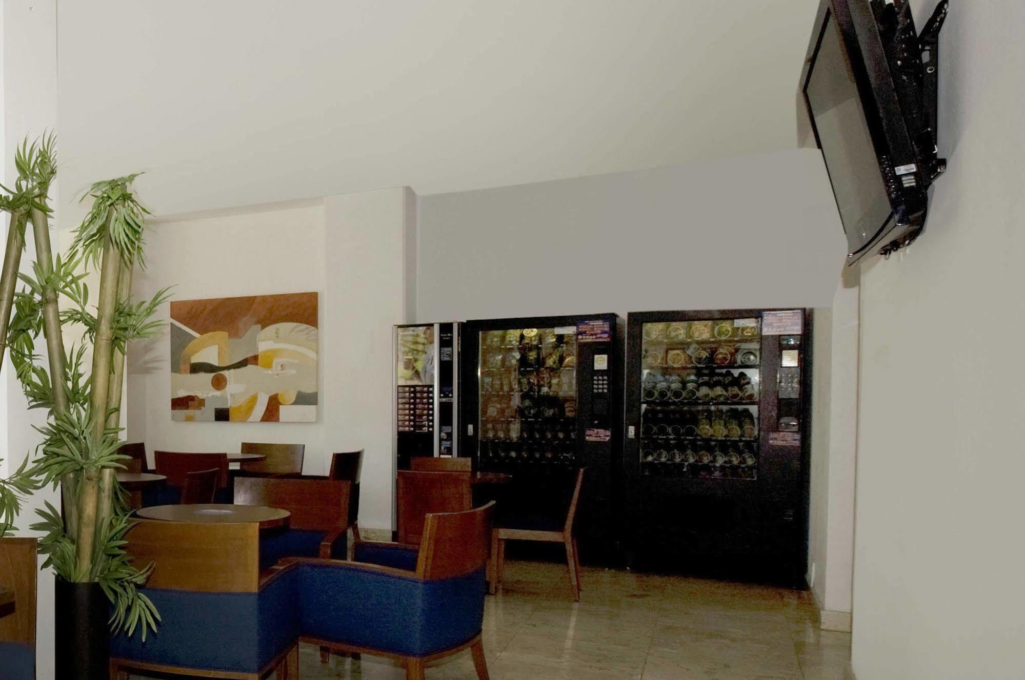 Hotel One Queretaro Plaza Galerias Zewnętrze zdjęcie