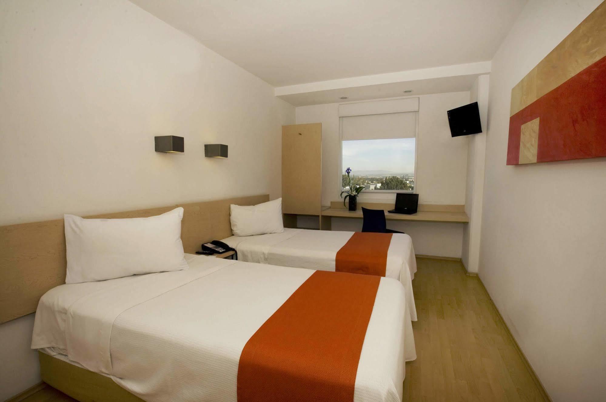 Hotel One Queretaro Plaza Galerias Zewnętrze zdjęcie